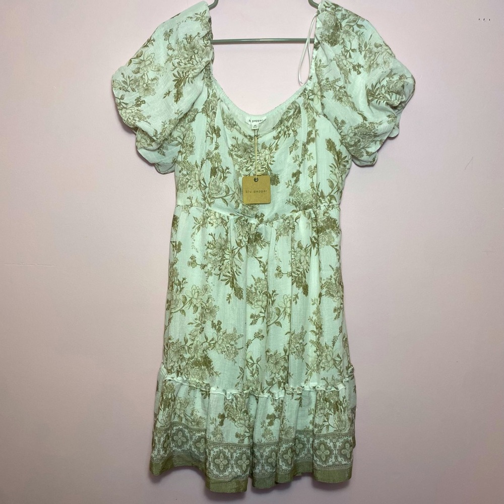 NWT Blu Pepper Beige and white Puff Sleeve Floral toile Mini Sundress